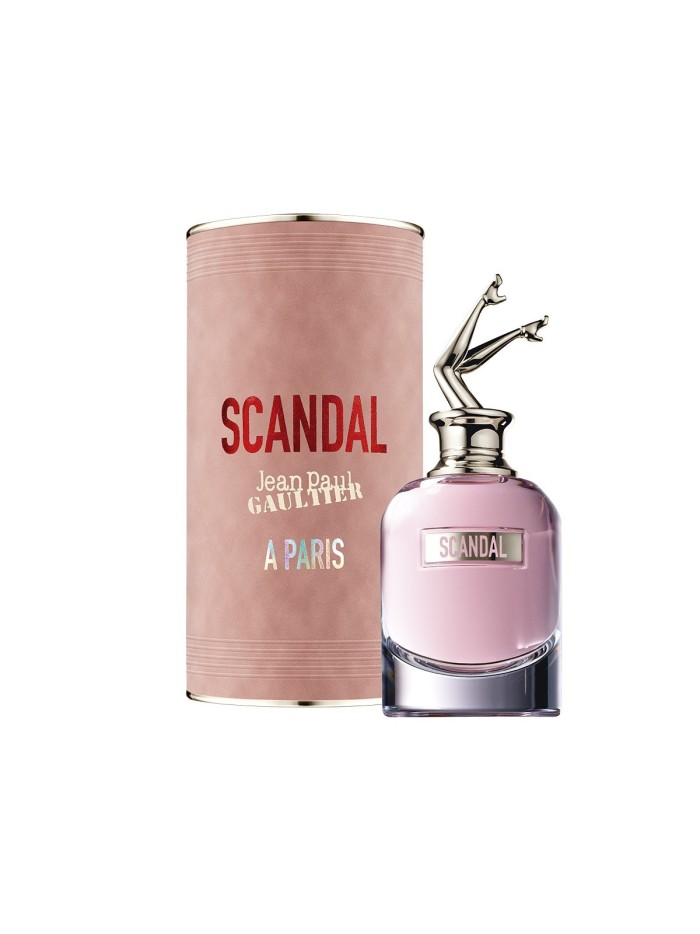 SCANDAL A PARIS